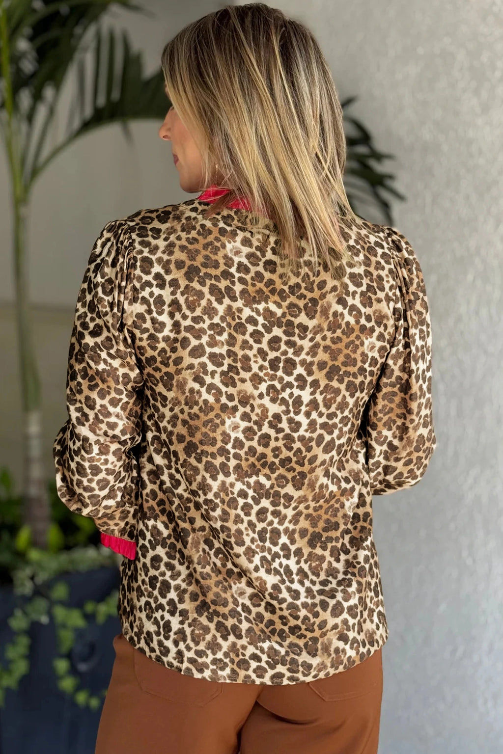 Top de manga larga con estampado de leopardo, casual y versátil para mujer