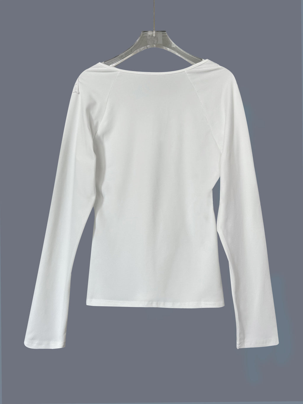 Camiseta tipo pulóver con cuello en V y ribete de encaje doble V