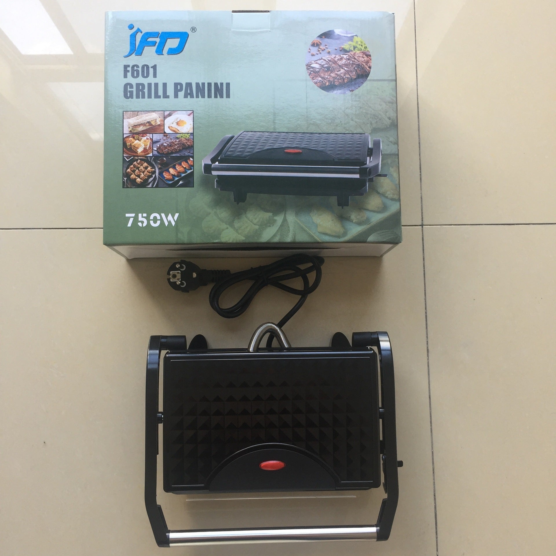 Elektrisk nonstick-grill för hemmabruk med rökfri konstruktion, utvecklad för enkel och effektiv matlagning av kött, frukostråvaror och annan vardagsmat.