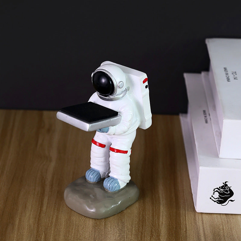 Dekorativt klockställ i farfar-design – för förvaring och display av armbandsur