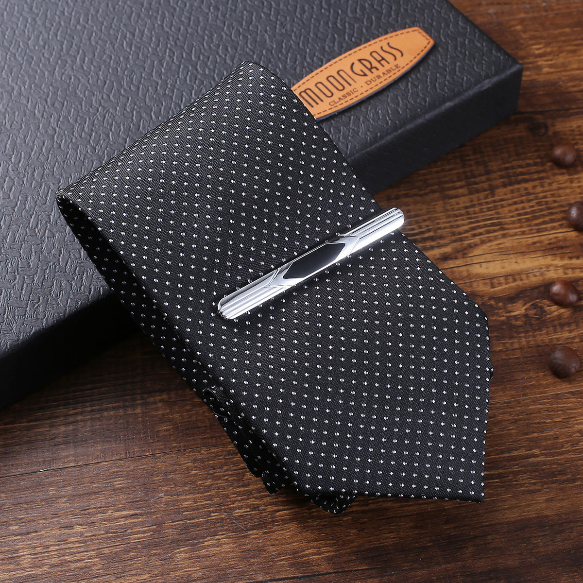 Kvartsdrivet herrset – klocka, bälte, plånbok, slips och manschettknappar (5-delars)