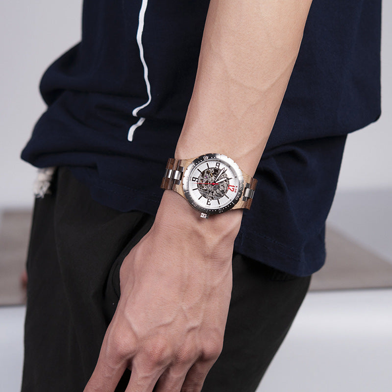 Trendigt Träur – Ungdomlig Modeklocka i Trä