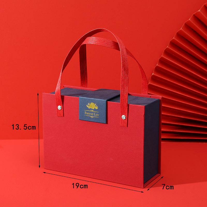 Presentset med klocka, läppstift och parfym – komplett gåvobox