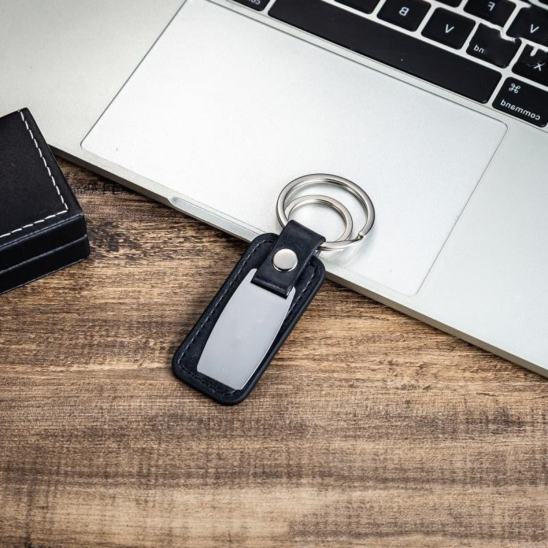 Detta exklusiva presentset erbjuder en komplett kombination av stil och funktion för både män och kvinnor.