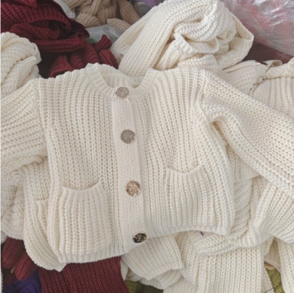 Taskullinen Napitettava Naisten Pyöreäkauluksinen Ingot-Neuletakki