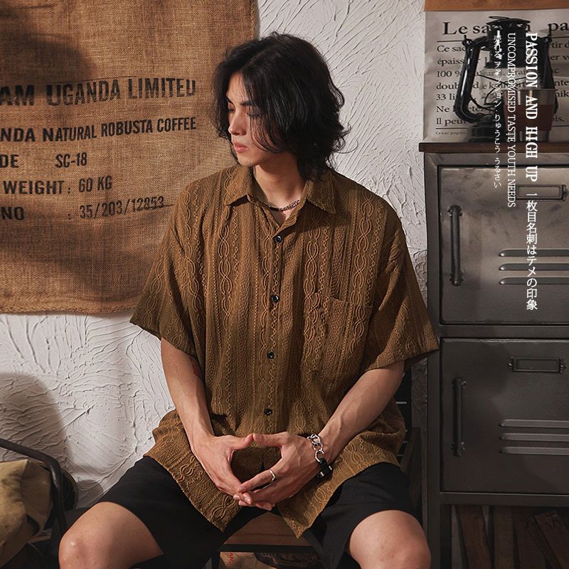 Camisa de manga corta calada de diseño retro nicho para hombre