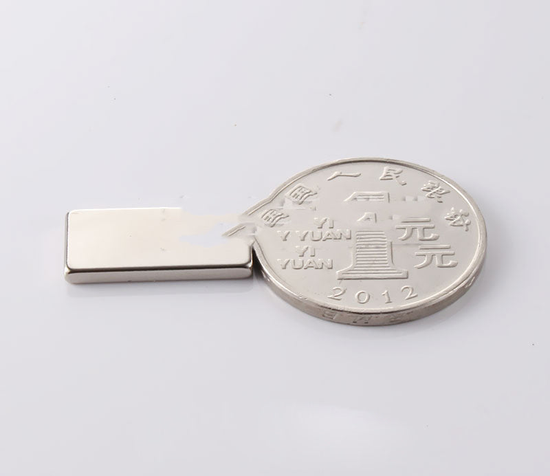 Kraftfull järnmagnetbit