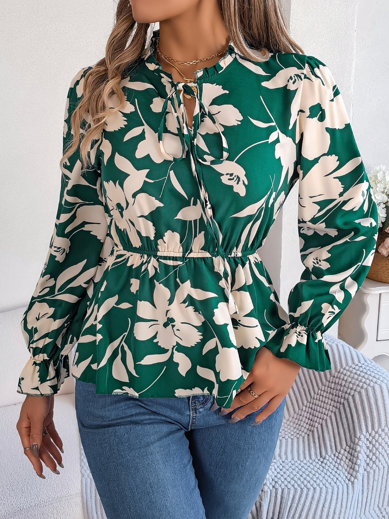 Top de gasa floral de manga larga con lazo en la cintura para mujer