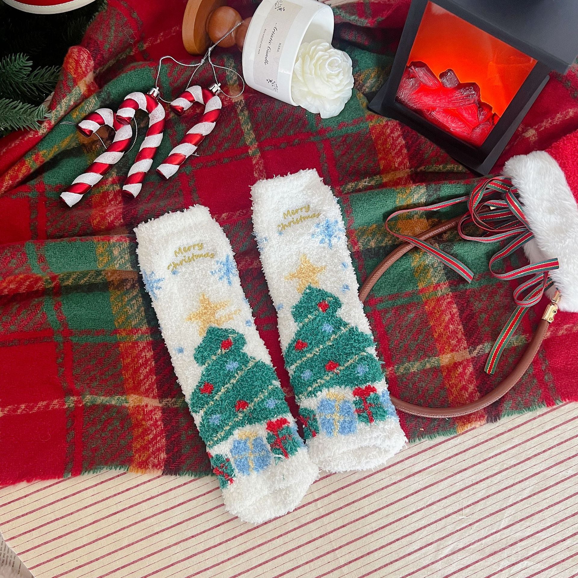 Juliga fleece-strumpor för kvinnor i mellanhöjd