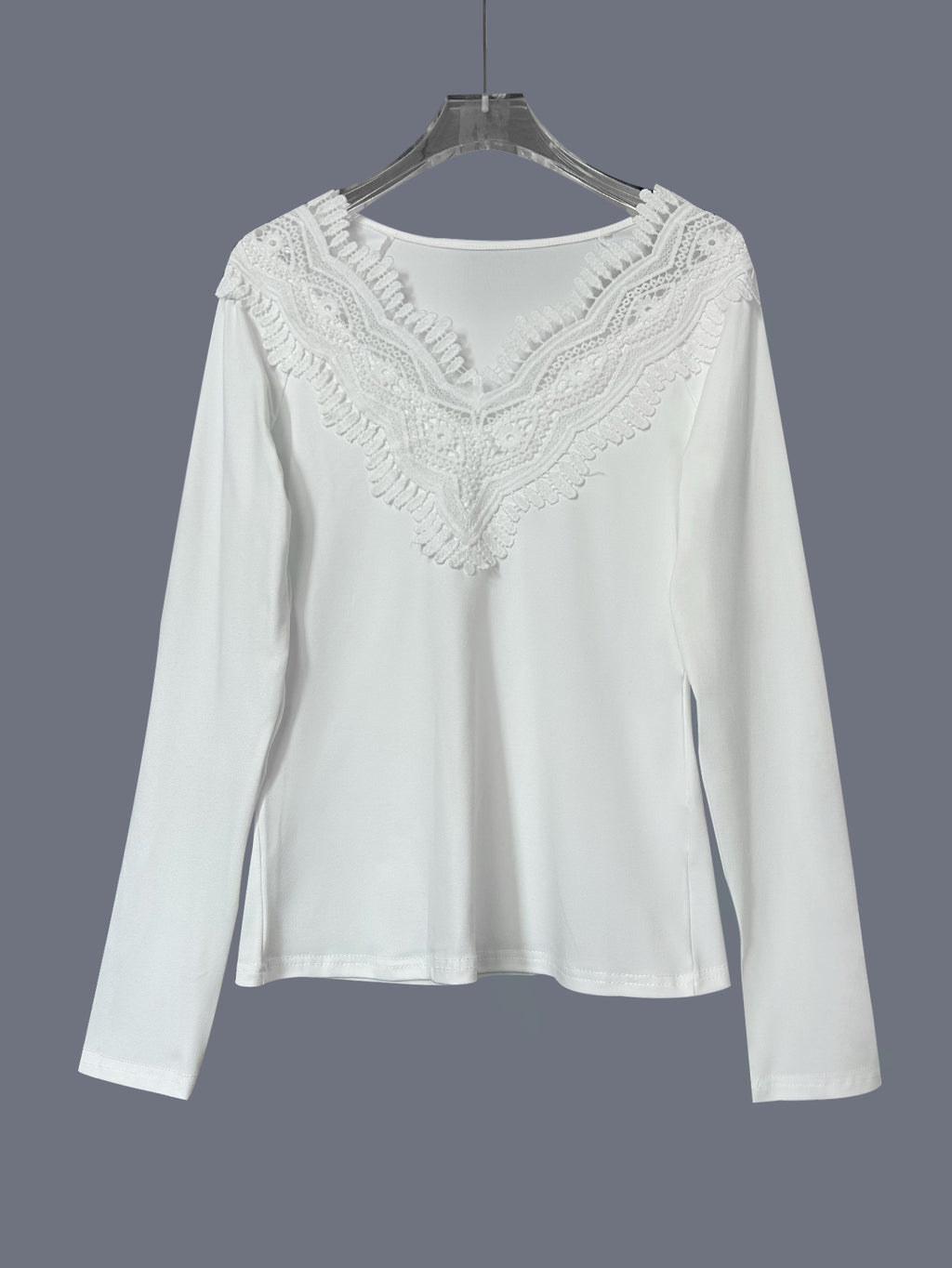 Camiseta tipo pulóver con cuello en V y ribete de encaje doble V