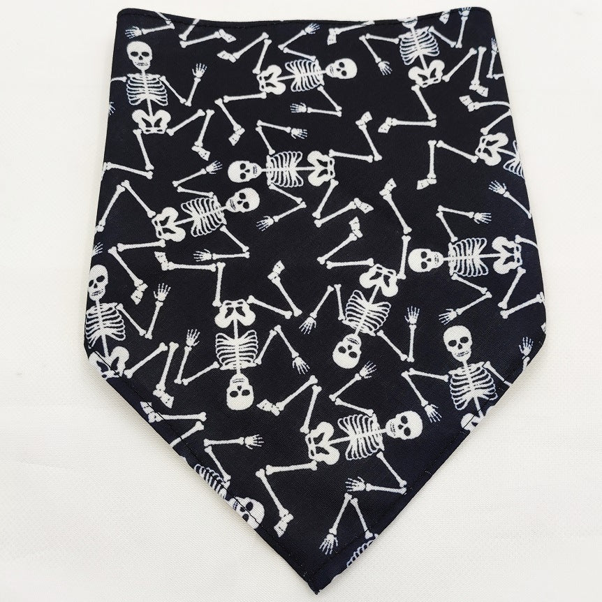 Hund- och Kattscarf / Salivhandduk – Triangelformad Tie-Dye