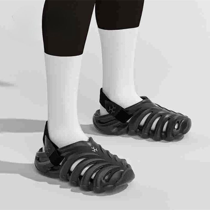 Geschlossene Outdoor-Slipper für den Sommer, Plateausohle, höhenverlängernd, rutschfest, trendige Lochschuhe für Damen und Herren