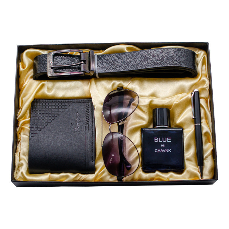 Presentset med herrklocka, plånbok och bälte – affärsgåva i presentbox