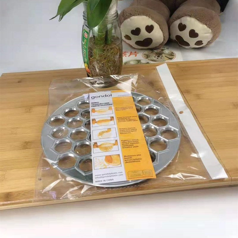 Pelmeni dumpling mold