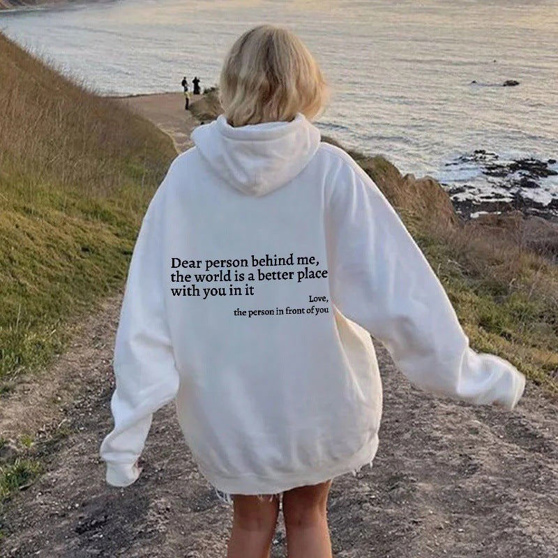 Hoodie med tryckt text och känguruficka