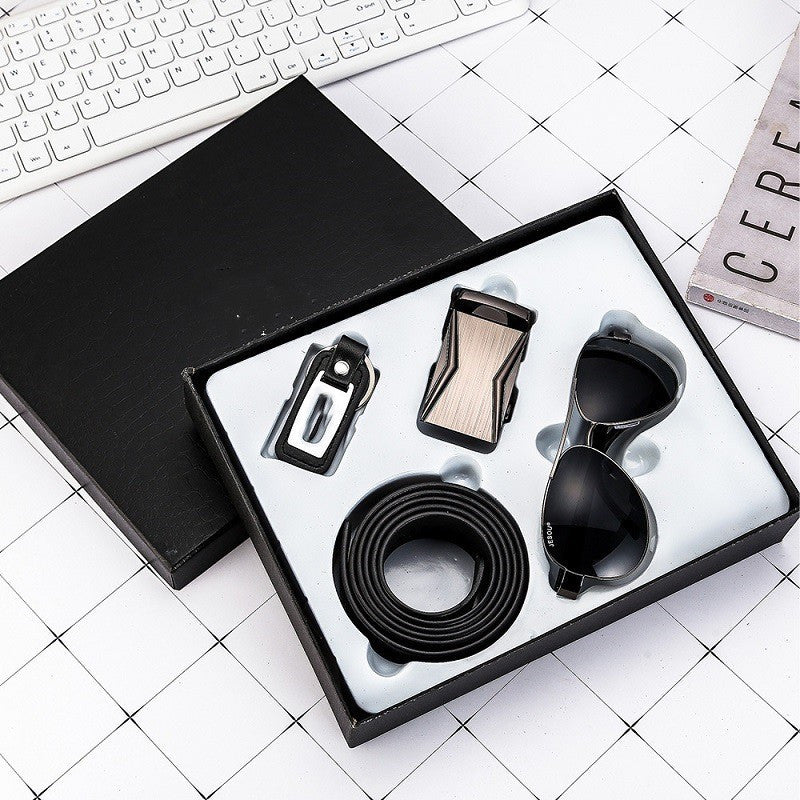 Detta affärsmässiga presentset för män kombinera flera praktiska och stilrena accessoarer i en komplett gåvobox.