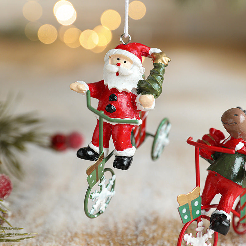 Smidesjärnsträning i harts, jul, kreativ hänge, målad jultomte, älg, trehjuling, hängande dekoration
