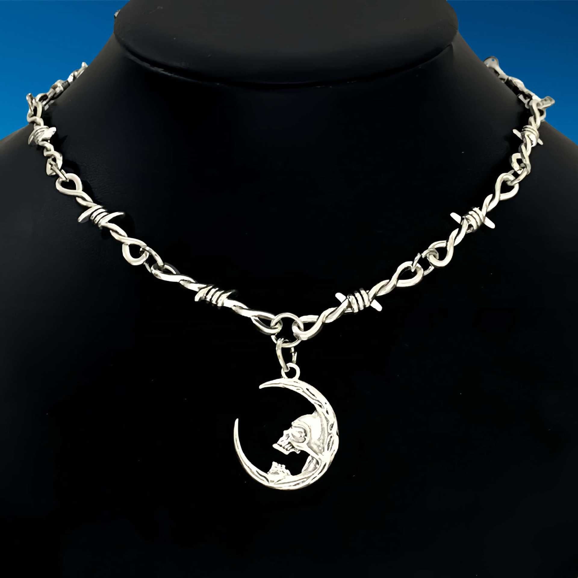 Thorny Barbed Necklace Unisex Accessory Punk Gothic Heart Unique Pendant