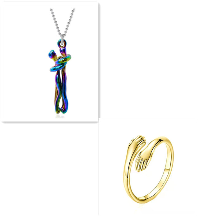 Love Hug-halsbandet är ett stilrent smycke med ett symboliskt uttryck av närhet och omtanke. 