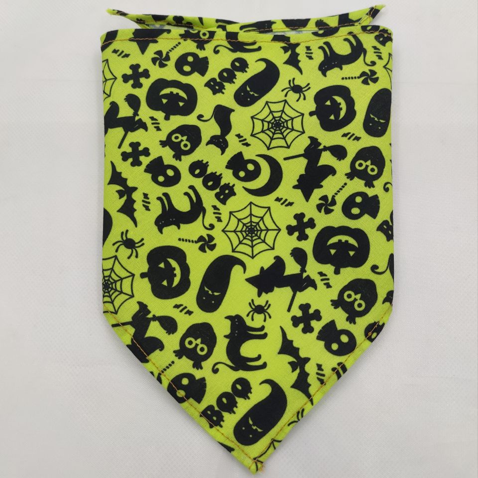 Hund- och Kattscarf / Salivhandduk – Triangelformad Tie-Dye