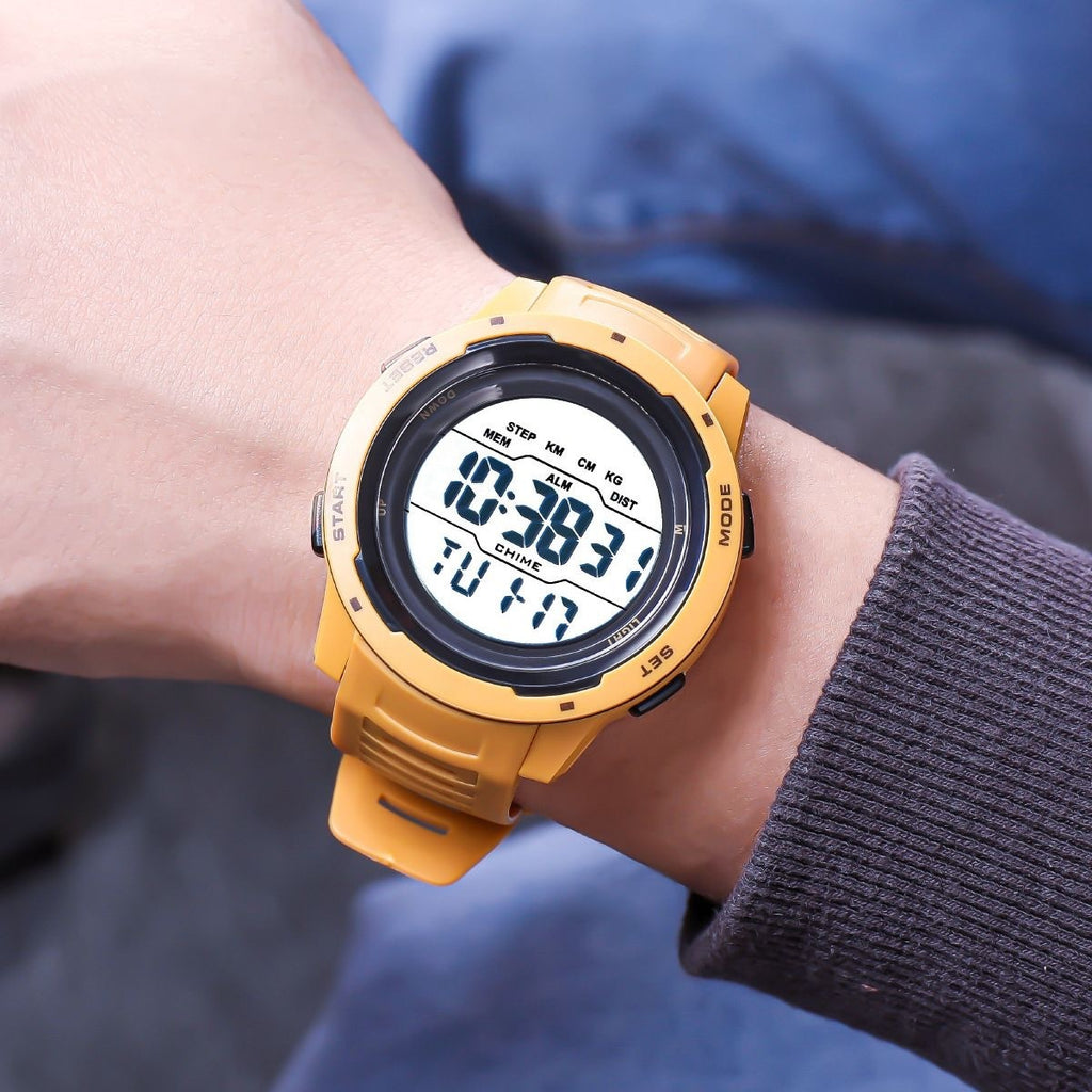 Herrklocka i enkel design med elektronisk urtavla och mjukt silikonarmband.