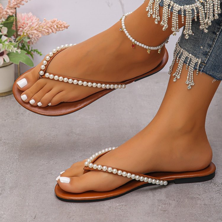 Chanclas de fondo plano Chanclas para mujer, ropa de verano 2025, nuevo estilo de hada, perlas, suela suave antideslizante, zapatillas de playa
